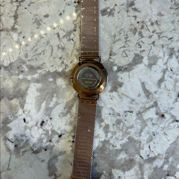 Daniel Wellington Rose Gold Women’s Watch - Picture 2 of 6